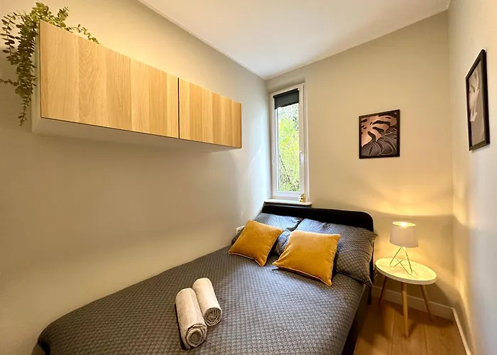 Mmrent Frog Room